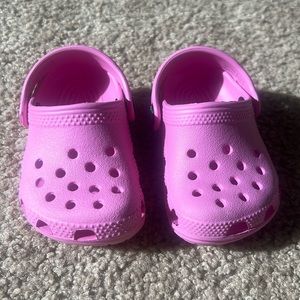 Pink baby crocs size 2-3 infant